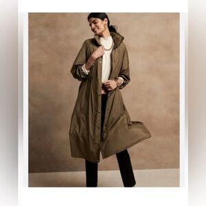 BR Sport Womens Rain Jacket